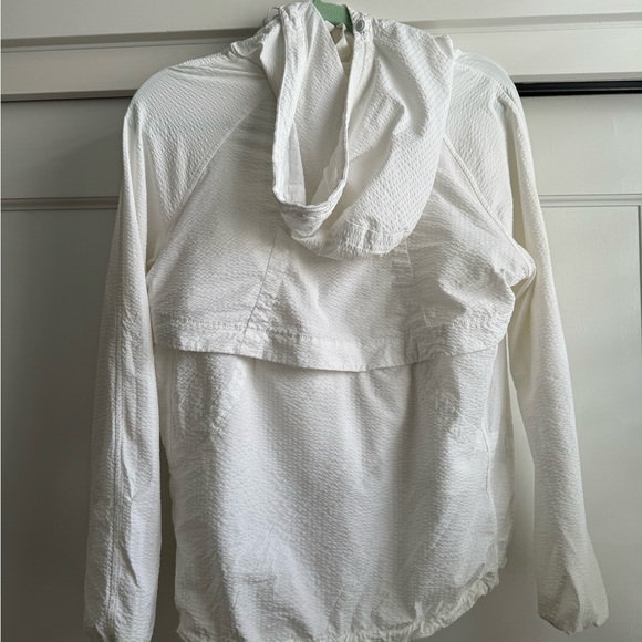 Seek Vistas half zip jacket in white from lululemon! - Picture 5 of 5